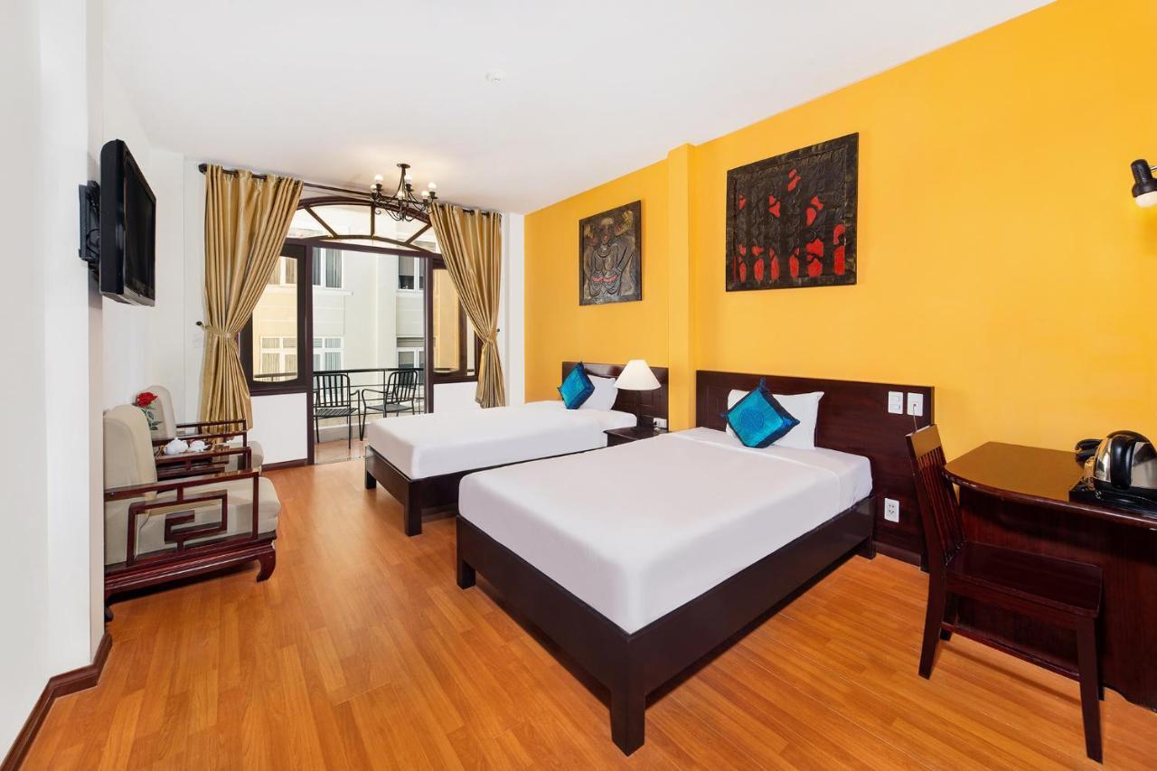 Gold Coast Hotel